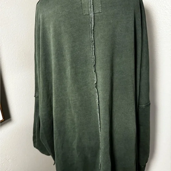 Sold forest Green Pullover Sweatshirt distressed - Picture 5 of 6